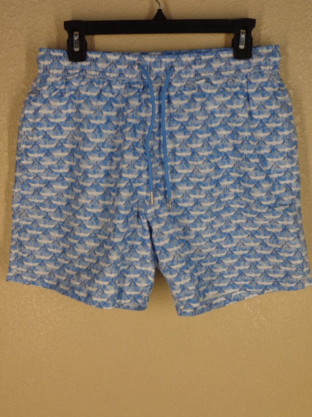 Slate and Stone animal print mens shorts sz M blue and white Mint condition!